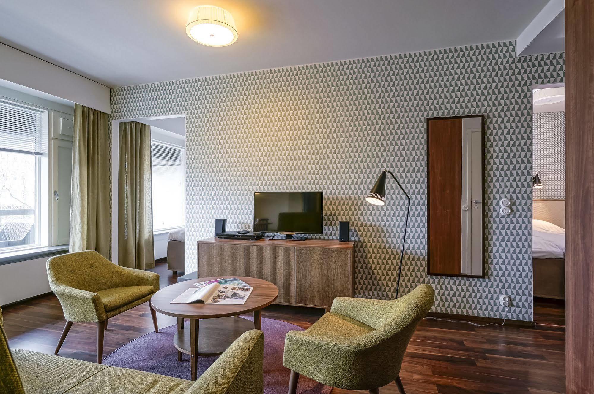 Forenom Serviced Apartments Espoo Tapiola Esterno foto
